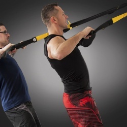 Exercice poids du corps avec sangle TRX